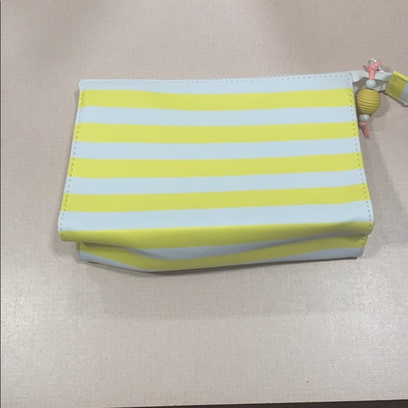 NWOT makeup bag - Picture 3 of 5